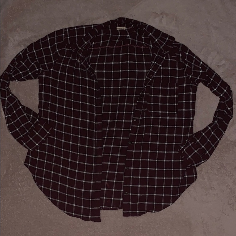 Hollister maroon and white flannel